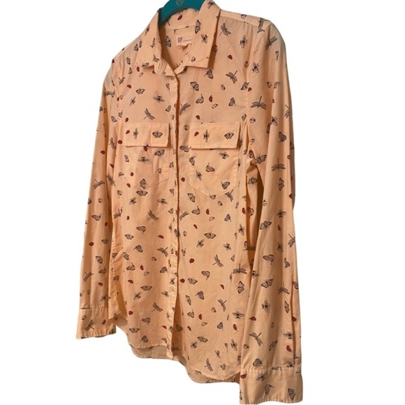 GAP Fitted Boyfriend Shirt Button Down Peach Colored with Bugs Size XS - Picture 3 of 15
